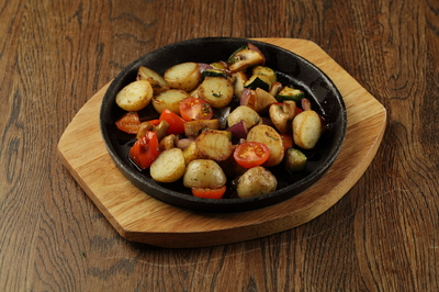 Картофель с овощами 